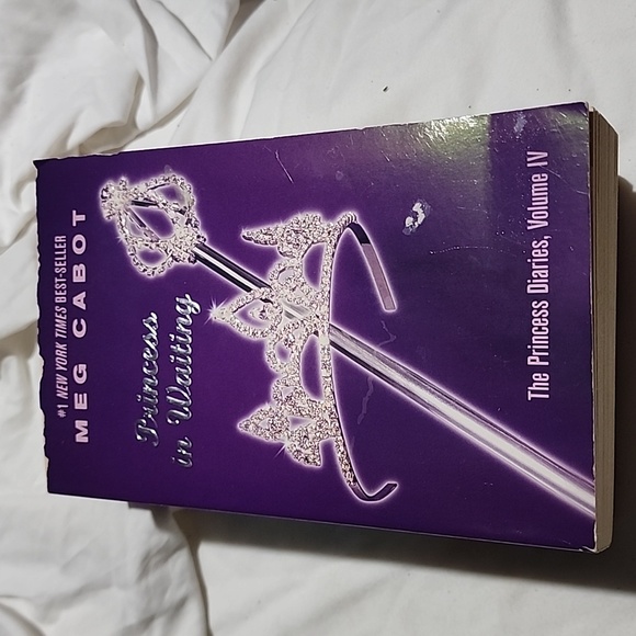 Teen Books - Picture 4 of 6